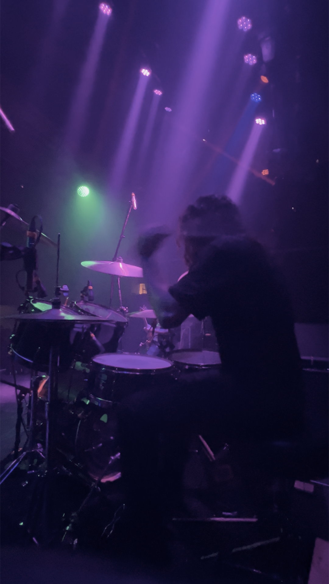 Sam Ruff performing live